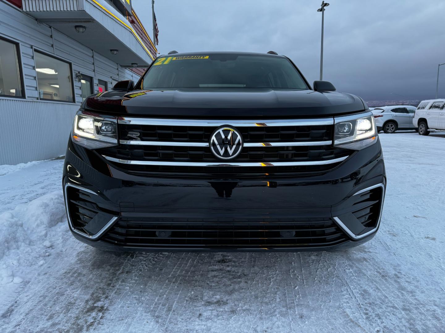 2021 Black /Black Volkswagen Atlas SEL 4-Motion (1V2RR2CA9MC) with an 3.6L V6 Gasoline engine, located at 1960 Industrial Drive, Wasilla, 99654, (907) 274-2277, 61.573475, -149.400146 - Photo#8